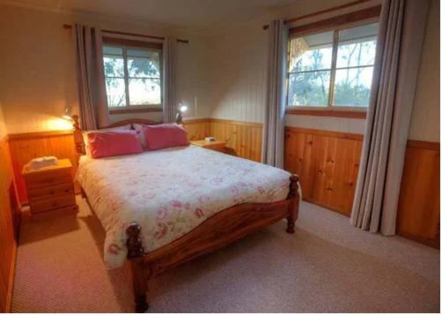 Accommodation Creek Cottages & Sundown View Suites