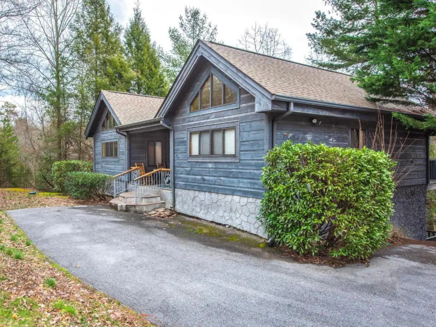 Mountain Magic, 3 Bedroom, Pool, Hot Tub, Game Room, Fireplace, Sleeps 9