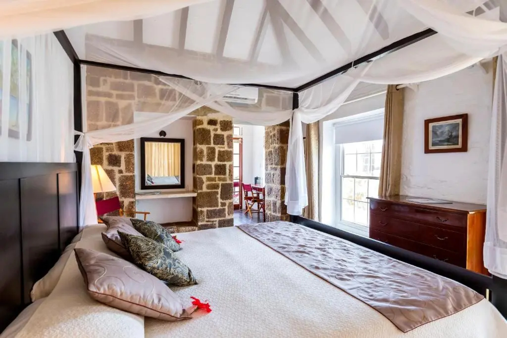 Admiral's Inn and Gunpowder Suites