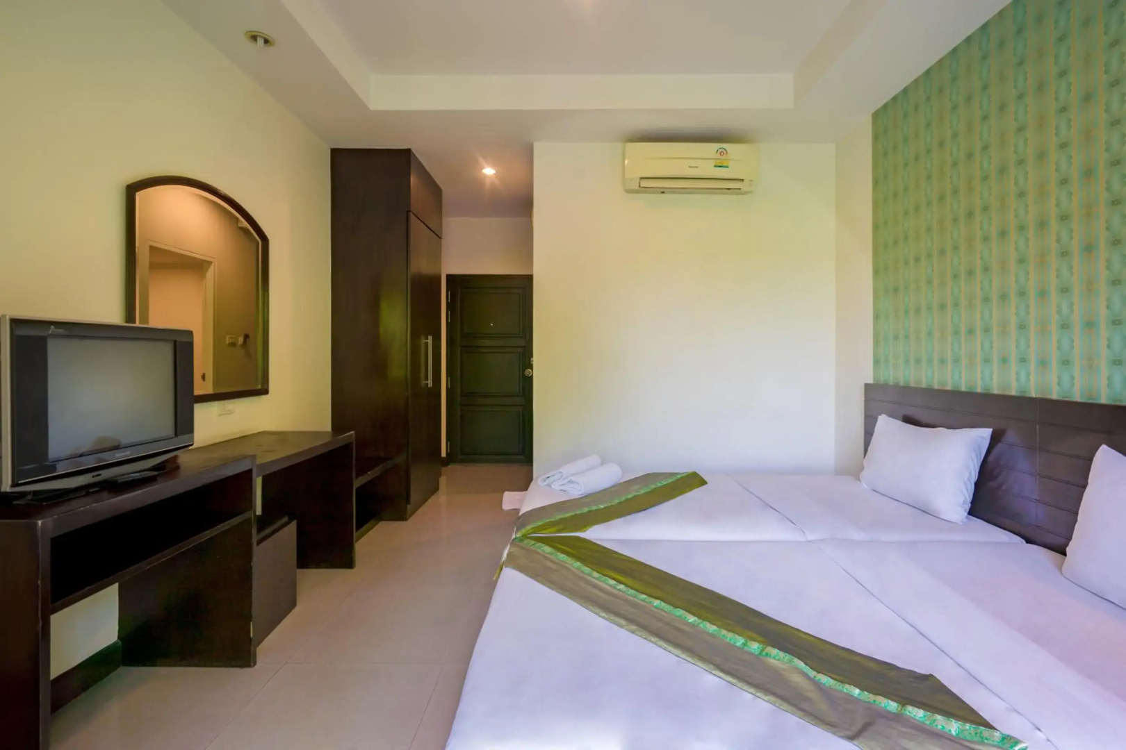 Suphan Lake Hometel