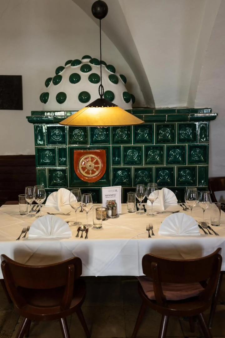 Kaiser von Österreich, Historik- und Thermalhotel