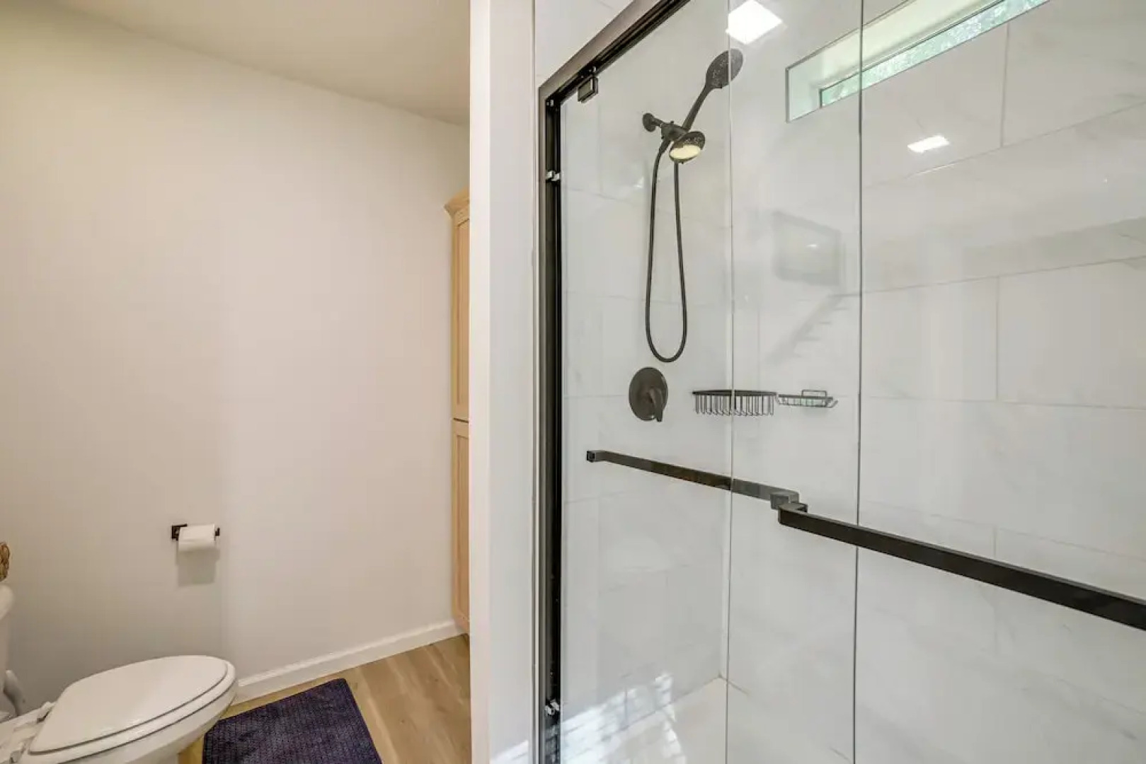 Lake Access, Pools & More: Family Home in Stanwood