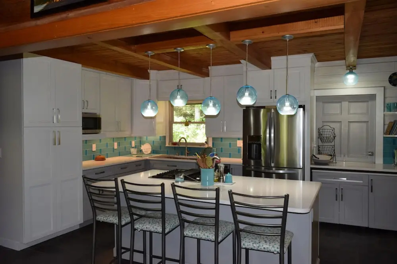 Creekside Paradise Bed and Breakfast