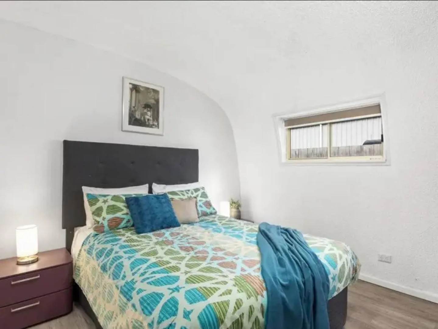 Chill at our Igloo cottage - 100m stroll to beach