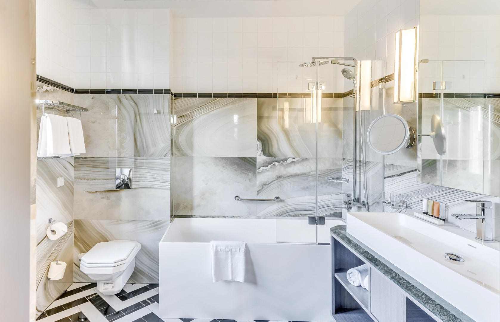 Отель Grand Poet Hotel by Semarah