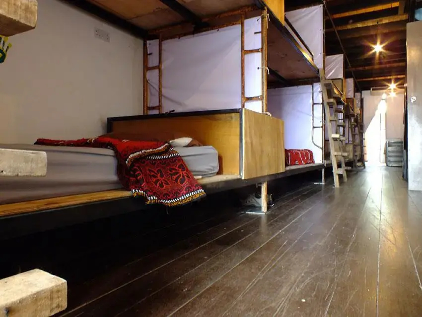 DIY Dorm - Hostel