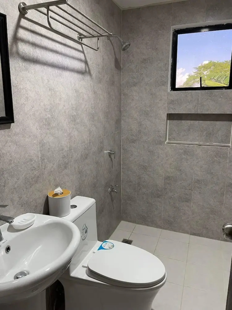 Cozy 3br Home Entry to Cwc, Pili Golf, Naga, Bicol