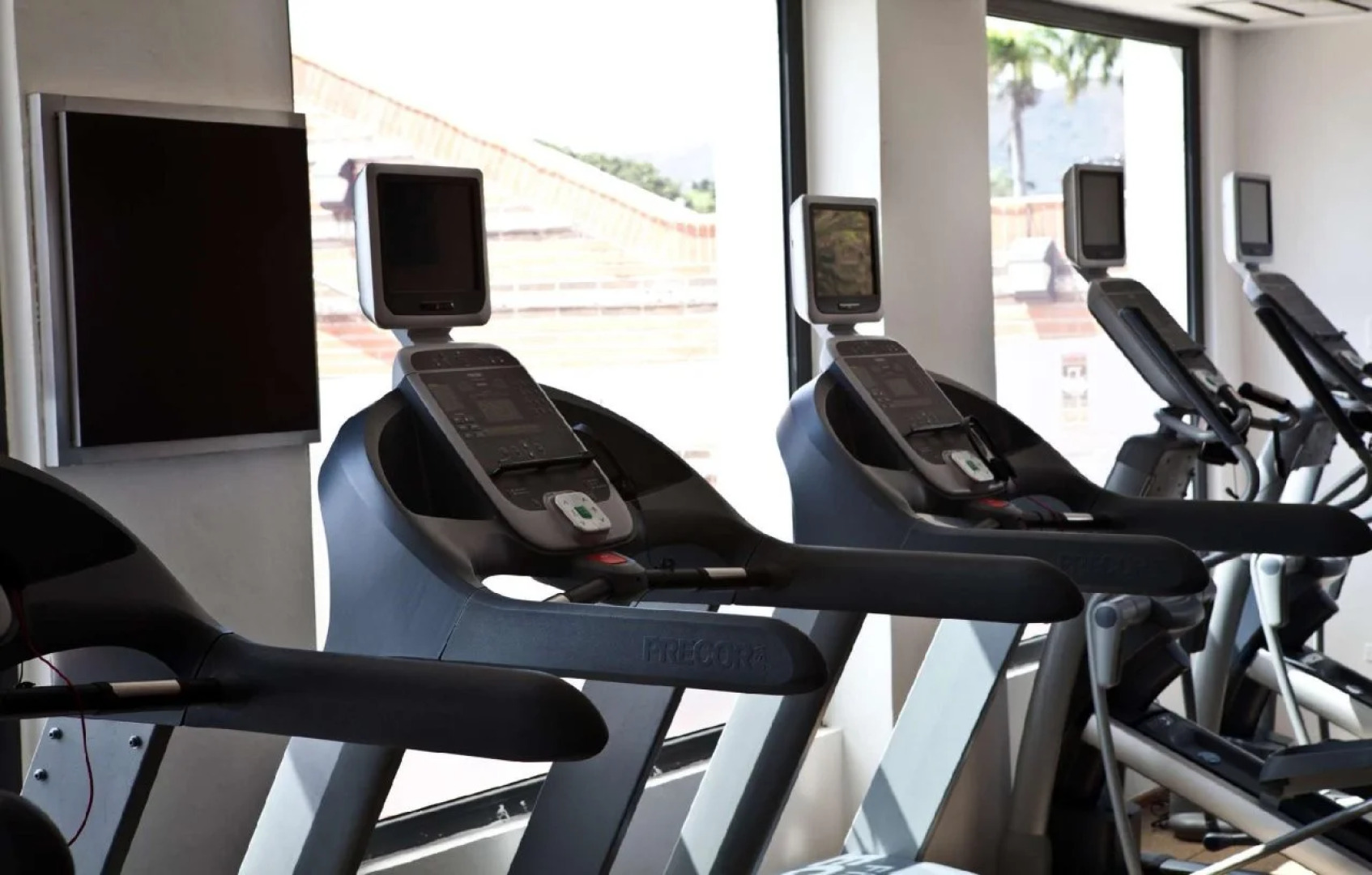 Embassy Suites By Hilton Valencia-Downtown