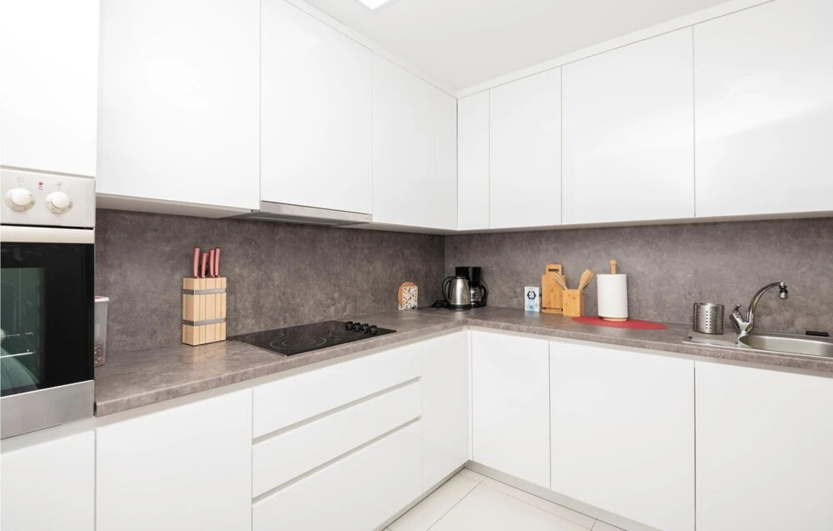 Nice Home in Brela with Hot Tub, WiFi & 4 Bedrooms