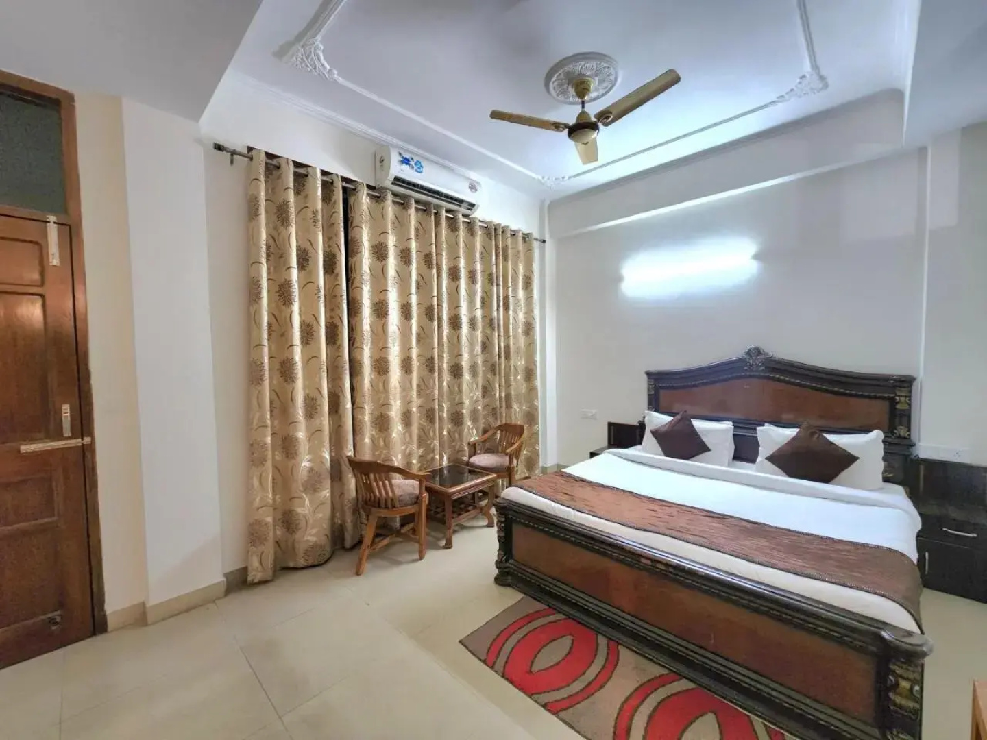 OYO 27648 Kasauli Greens