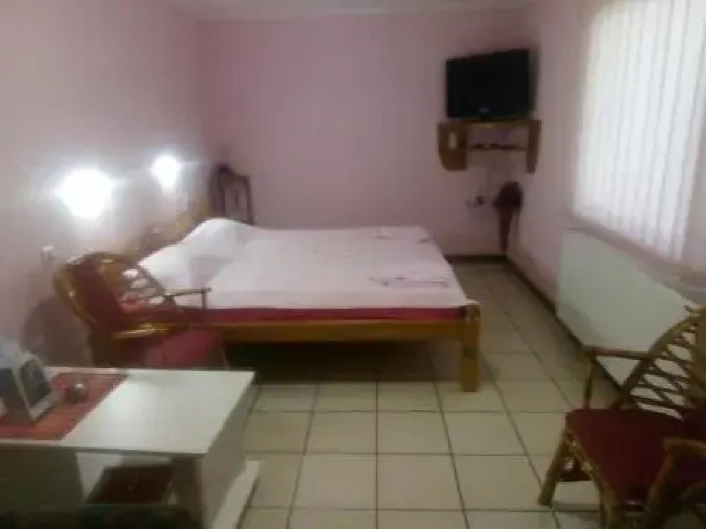 Sobe Rooms Szobák Zimmer KIS