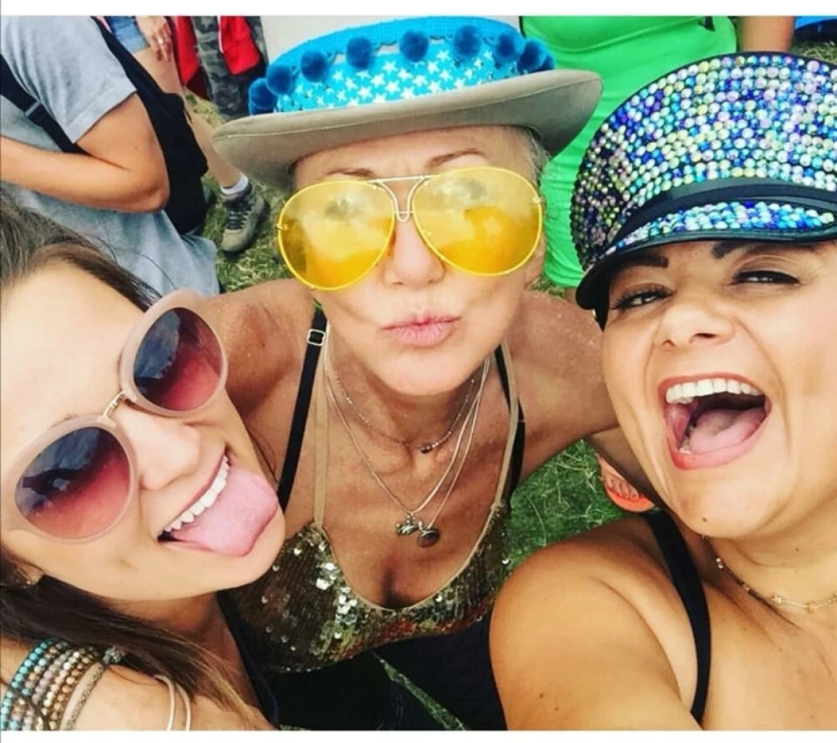 Hippie Hippie Shake Bell Tent - Hang Out Zone