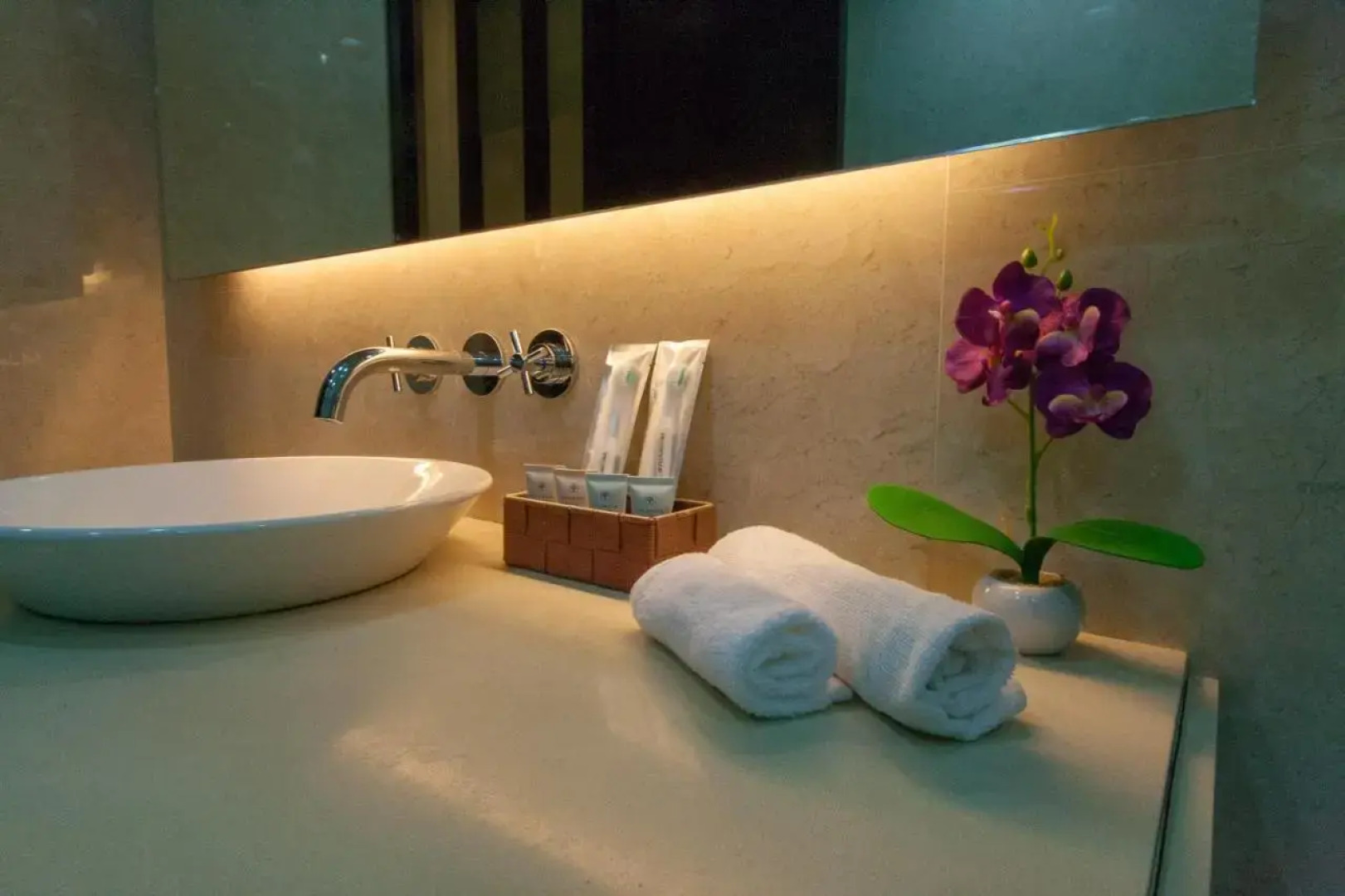Penhome The Suite Straits Quay