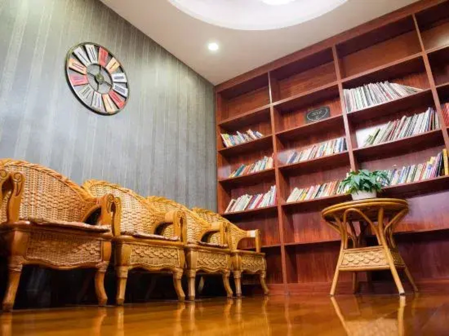 Tuwo Colorful City Garden Resort