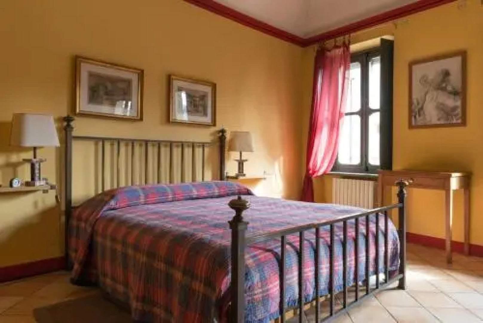 Lombra Della Collina