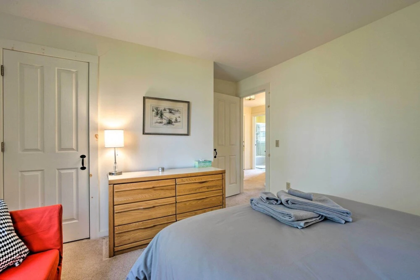 Chic Dover Home w/ Hot Tub: 1 Mi to Golf!