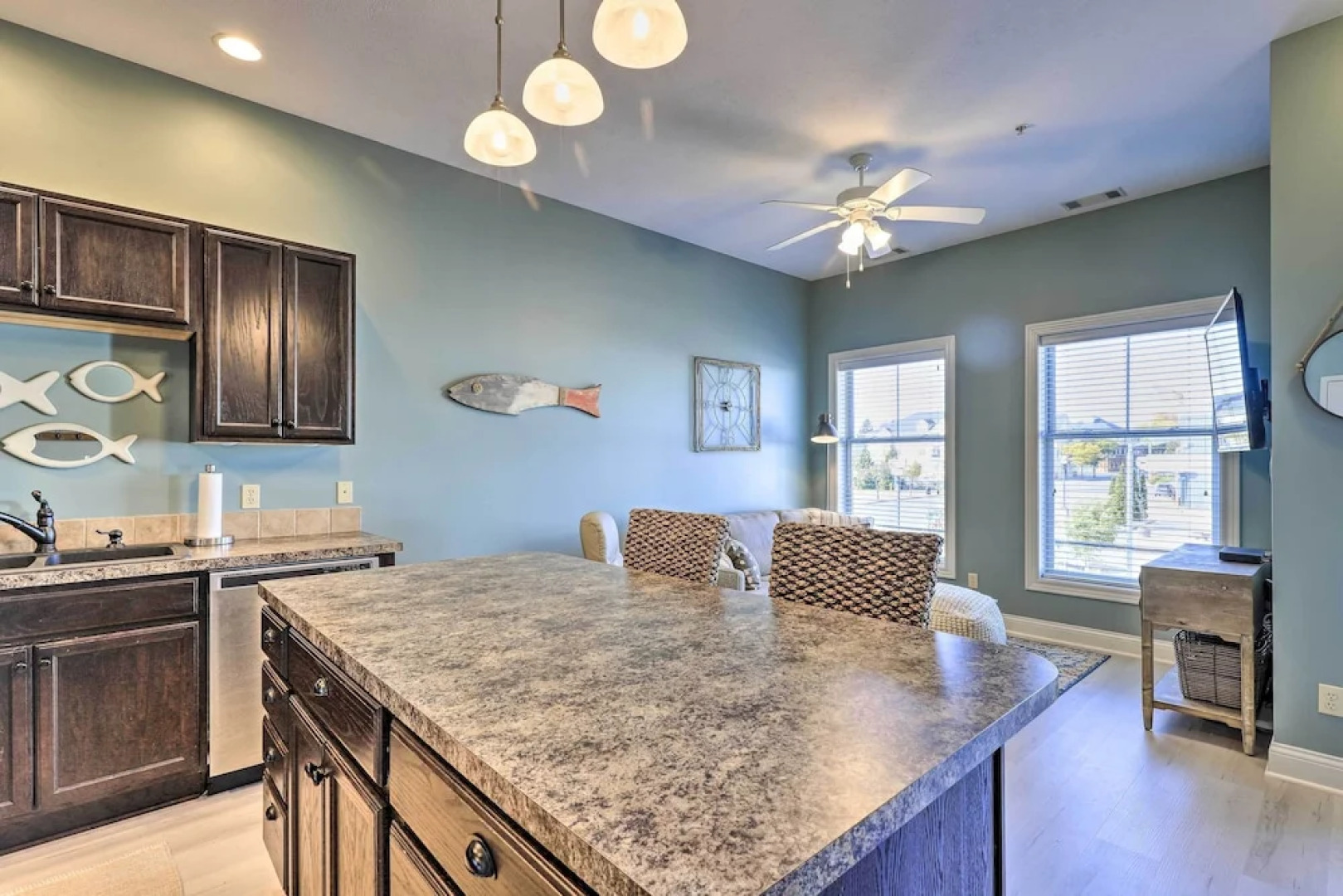 Dtwn Ludington Condo: Balcony, Walk To Beach!