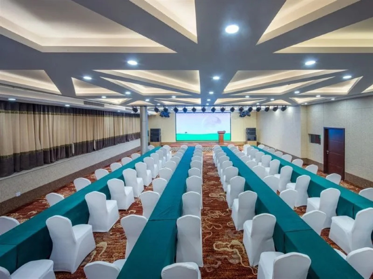 Lvzhou Meijing International Hotel