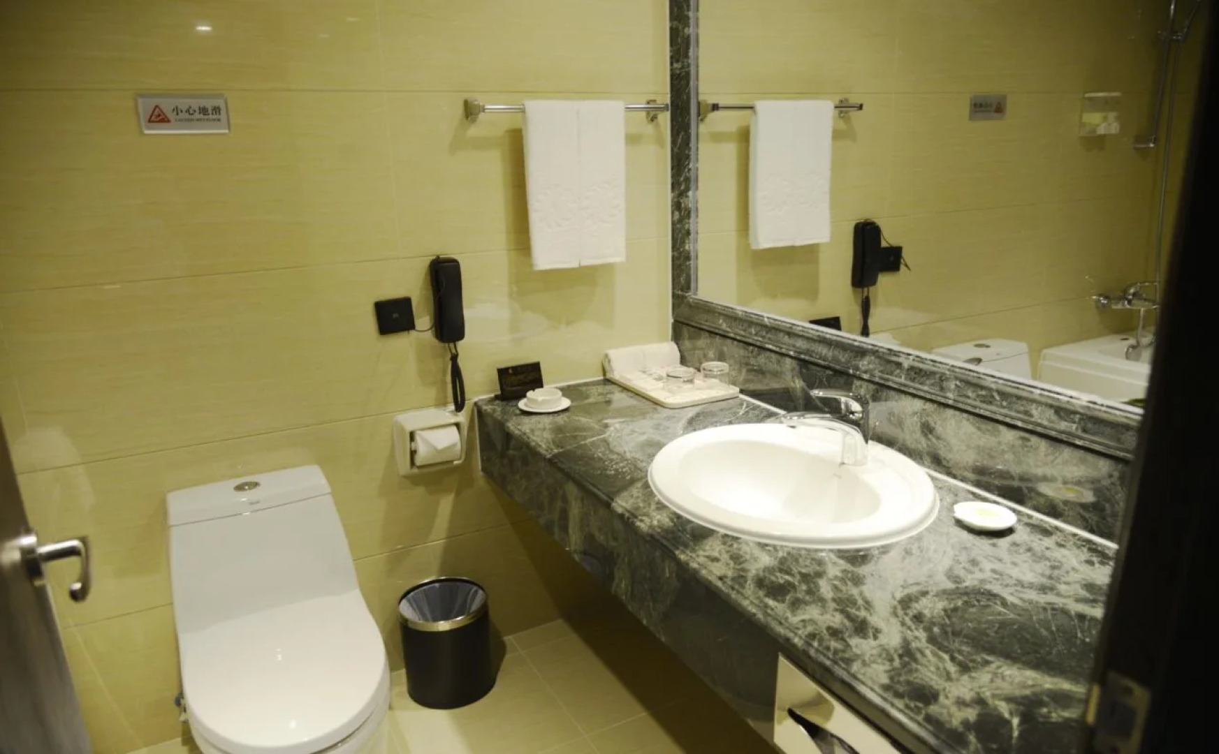 Kunming Wei Long Hotel