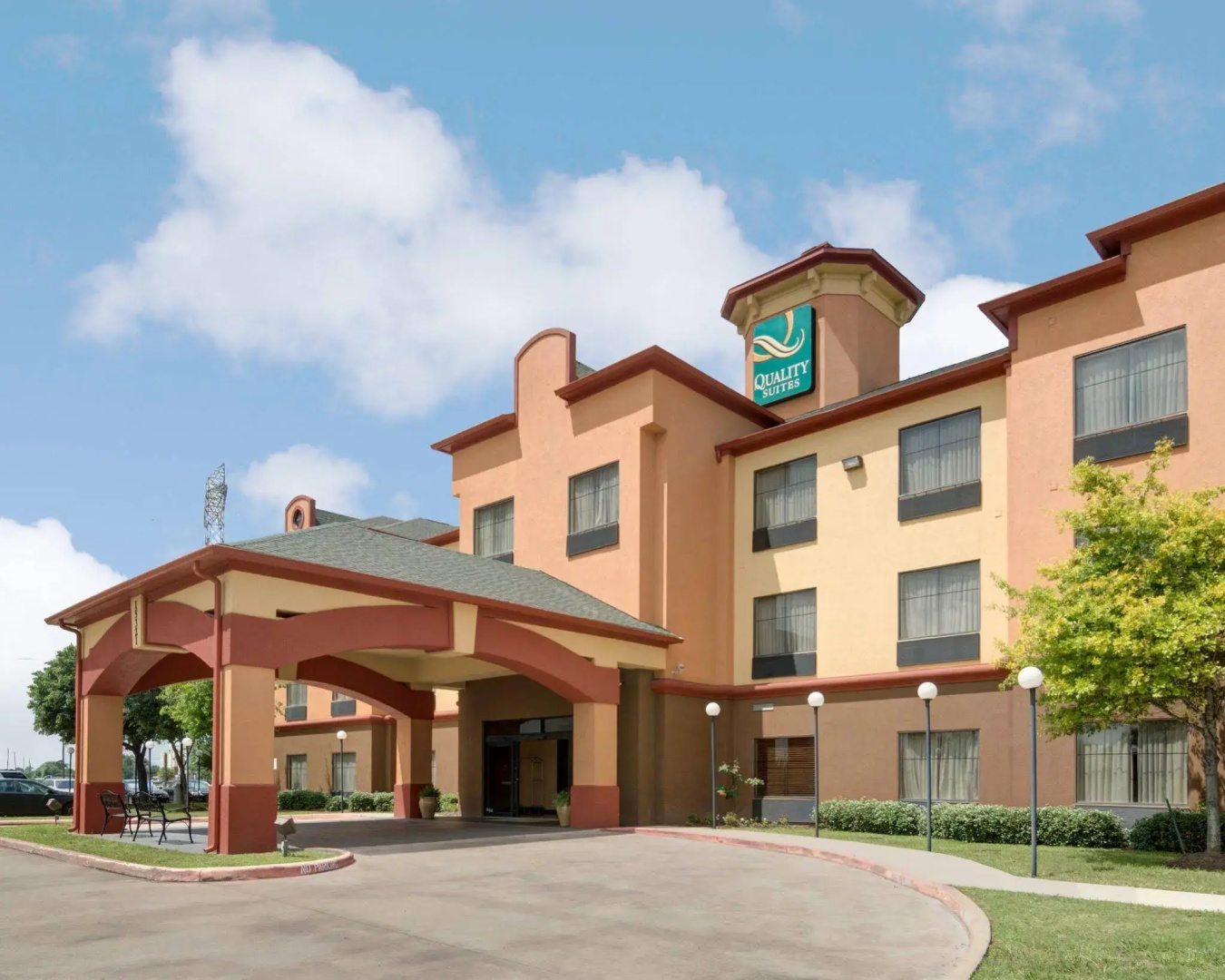 Quality Suites Houston IAH Airport - Beltway 8