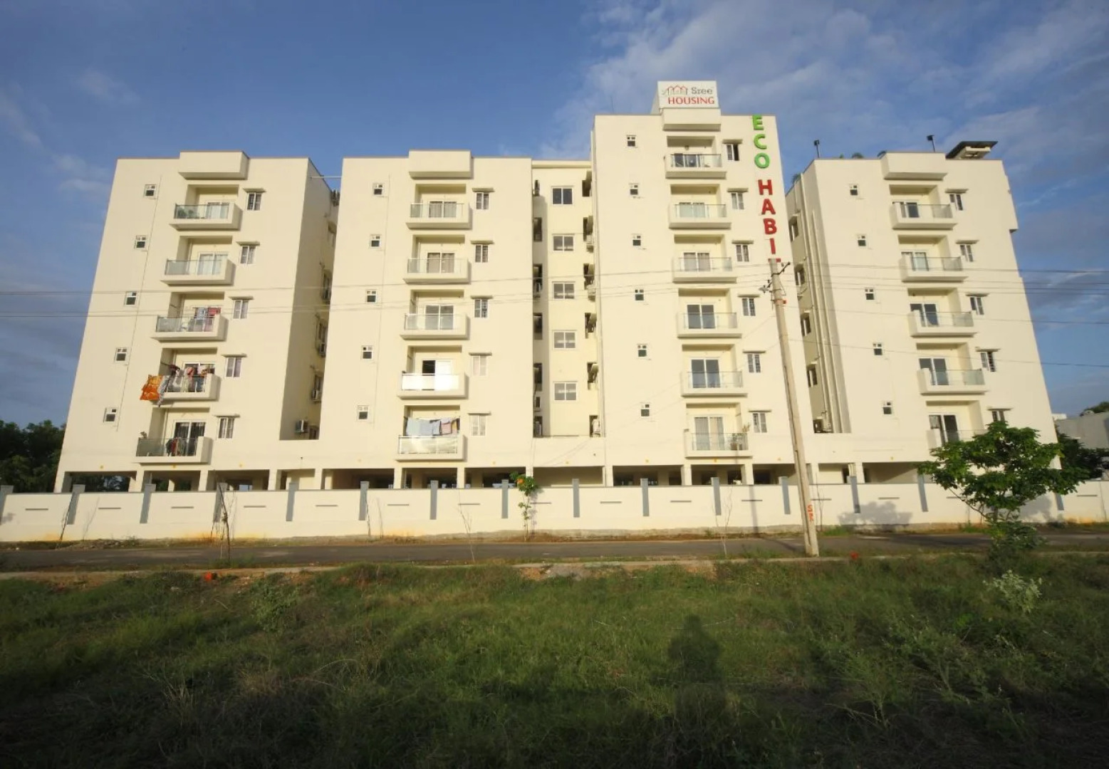 The Lawns By OYO Rooms