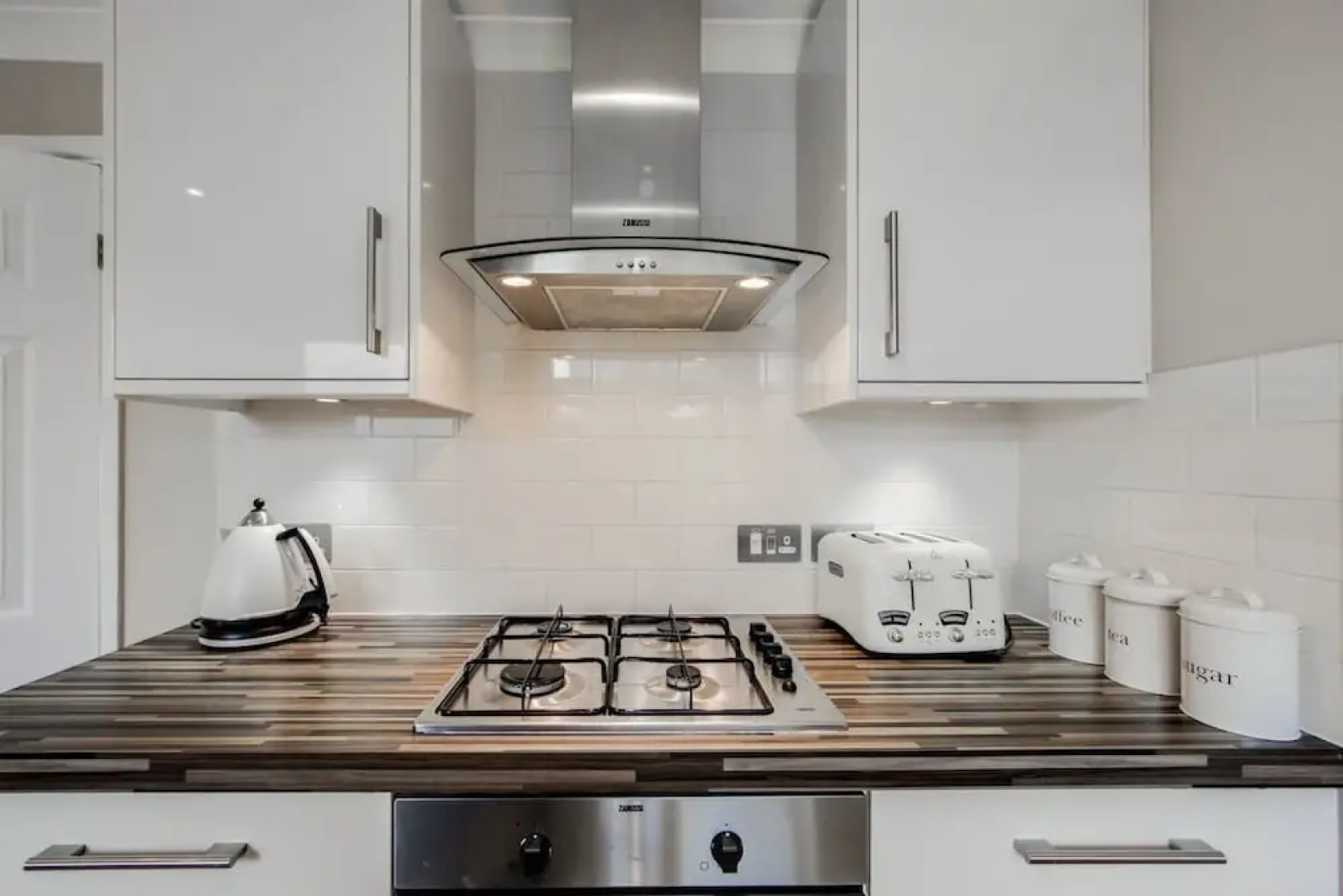 Bungalow 2 min Walk to Beach and sea Sleeps 6