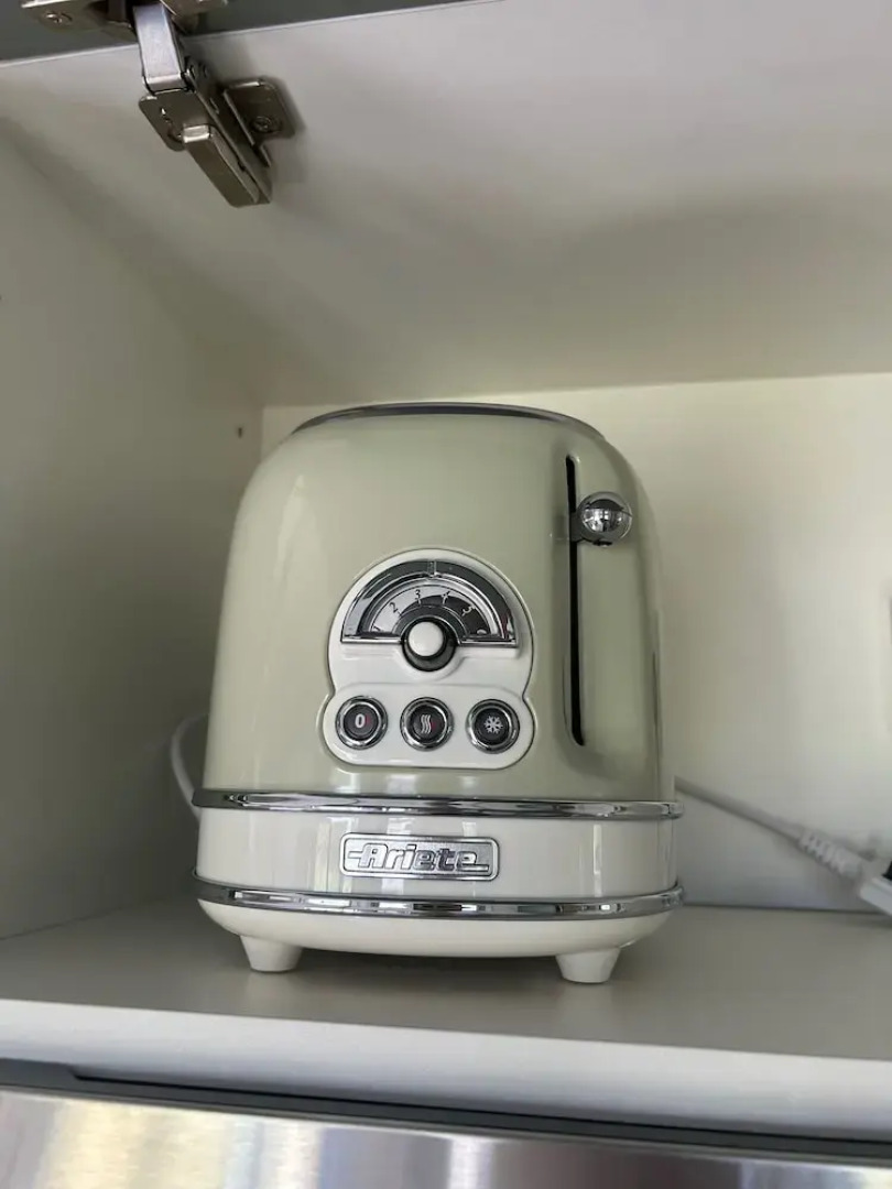 Luxury Shepherds Hut Near Glamorgan Coast