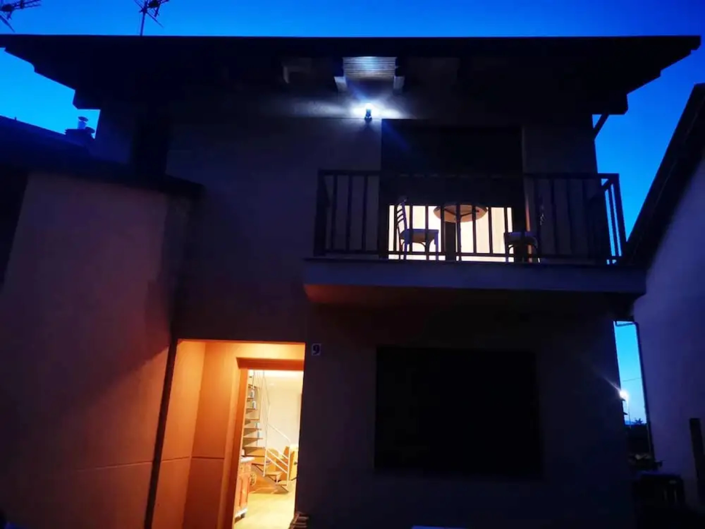 House With 3 Bedrooms in Carracedelo, With Enclosed Garden and Wifi