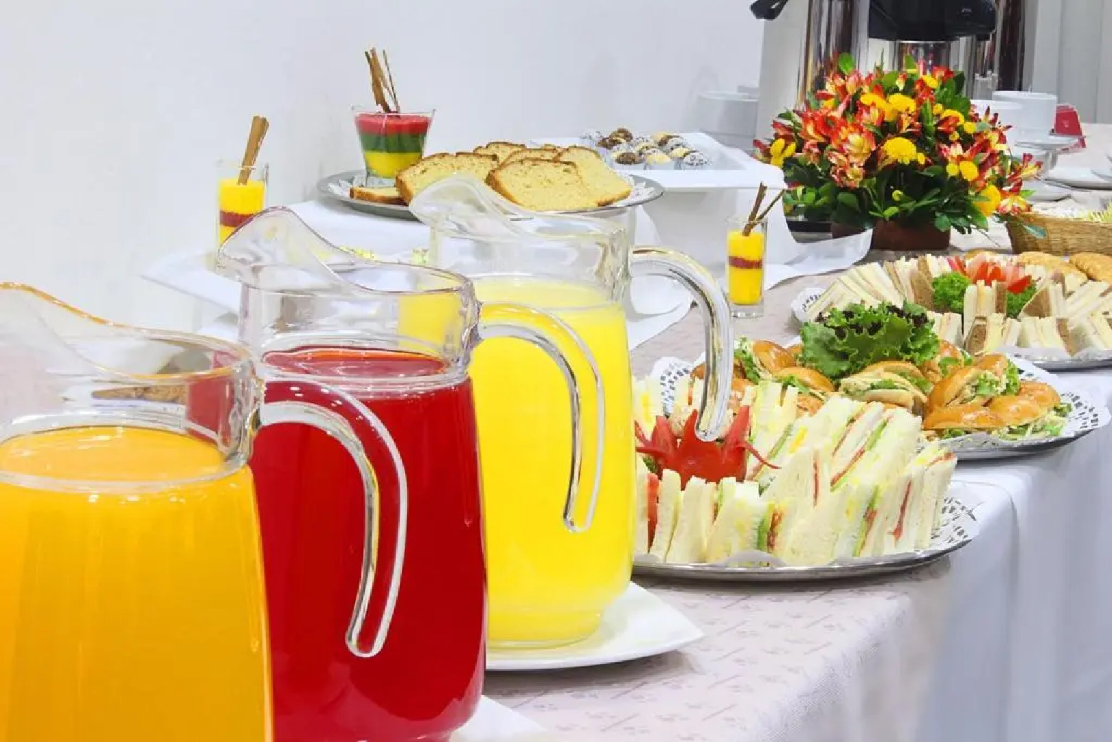 El Polo Hotel & Suites