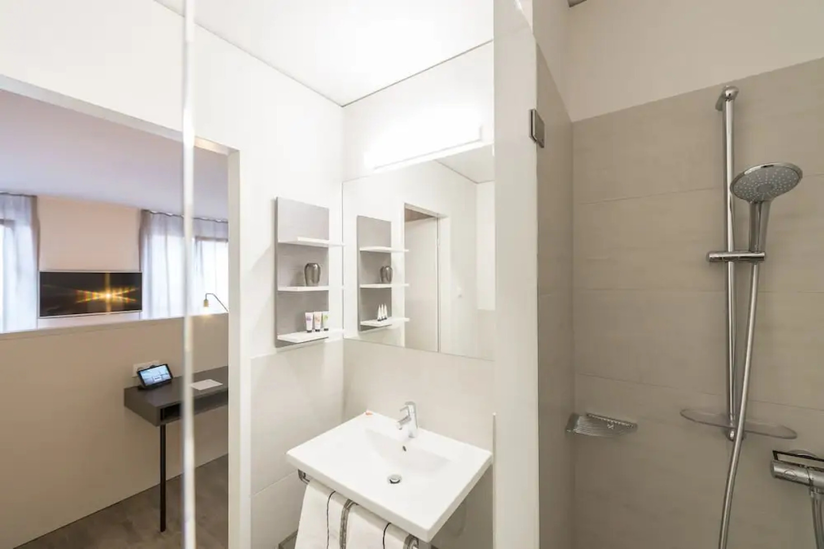 HARBR. boardinghouse