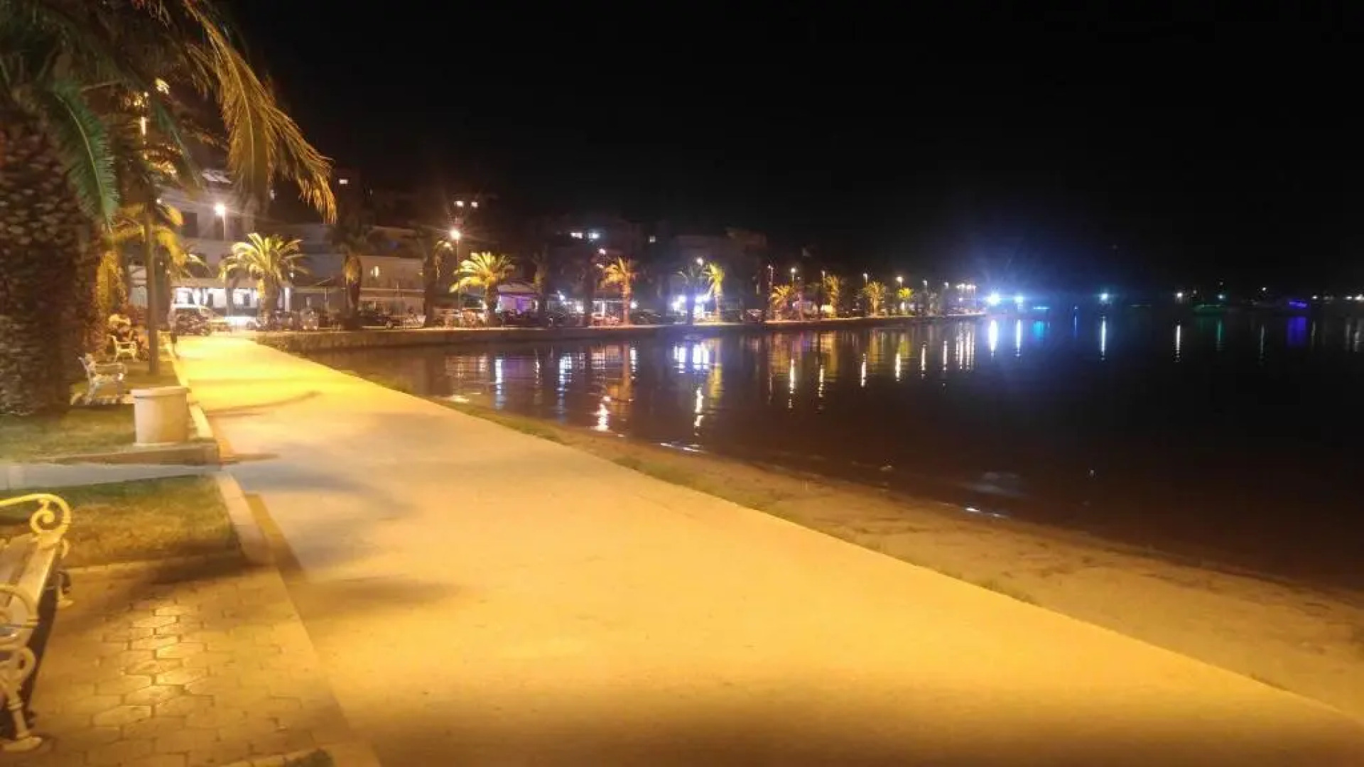 Apartments Lara & EM