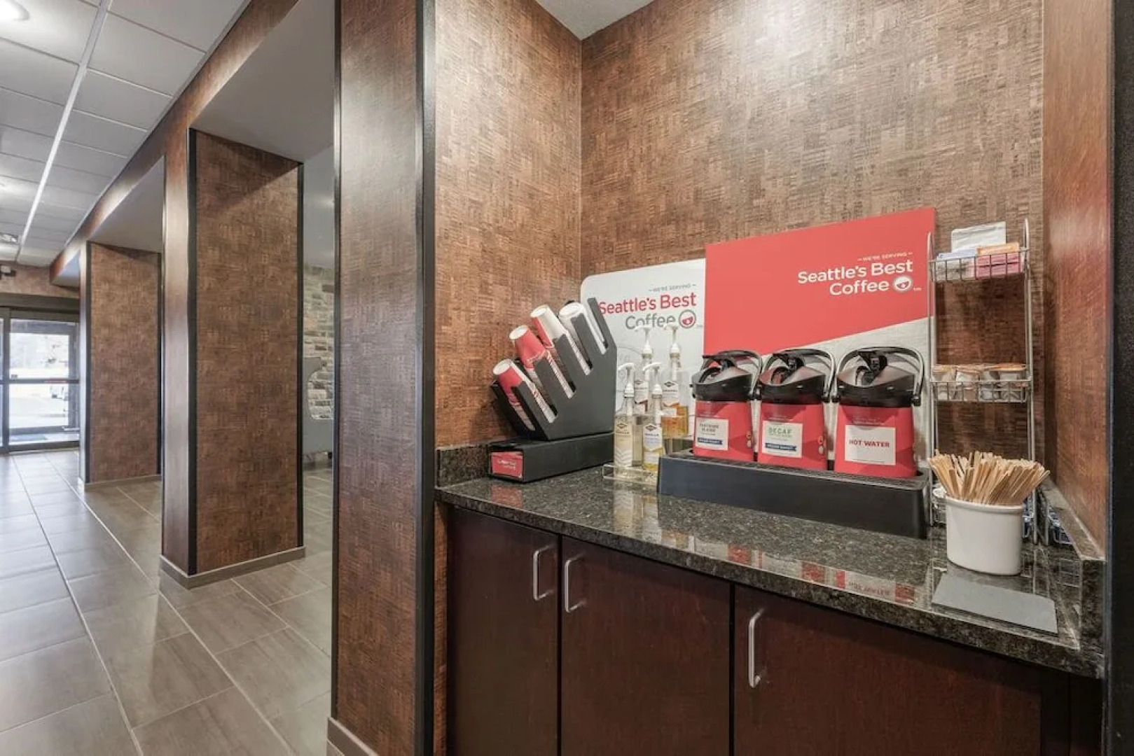 Cobblestone Hotel & Suites - Central Wisconsin Airport