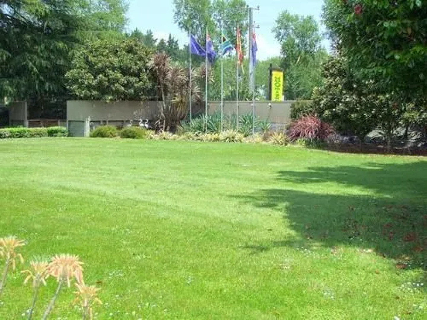 Hamilton Town & Country Motel