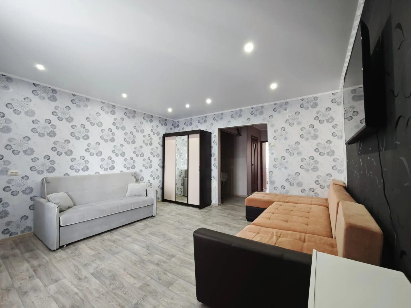 Апартаменты в 9-м микрорайоне 20А