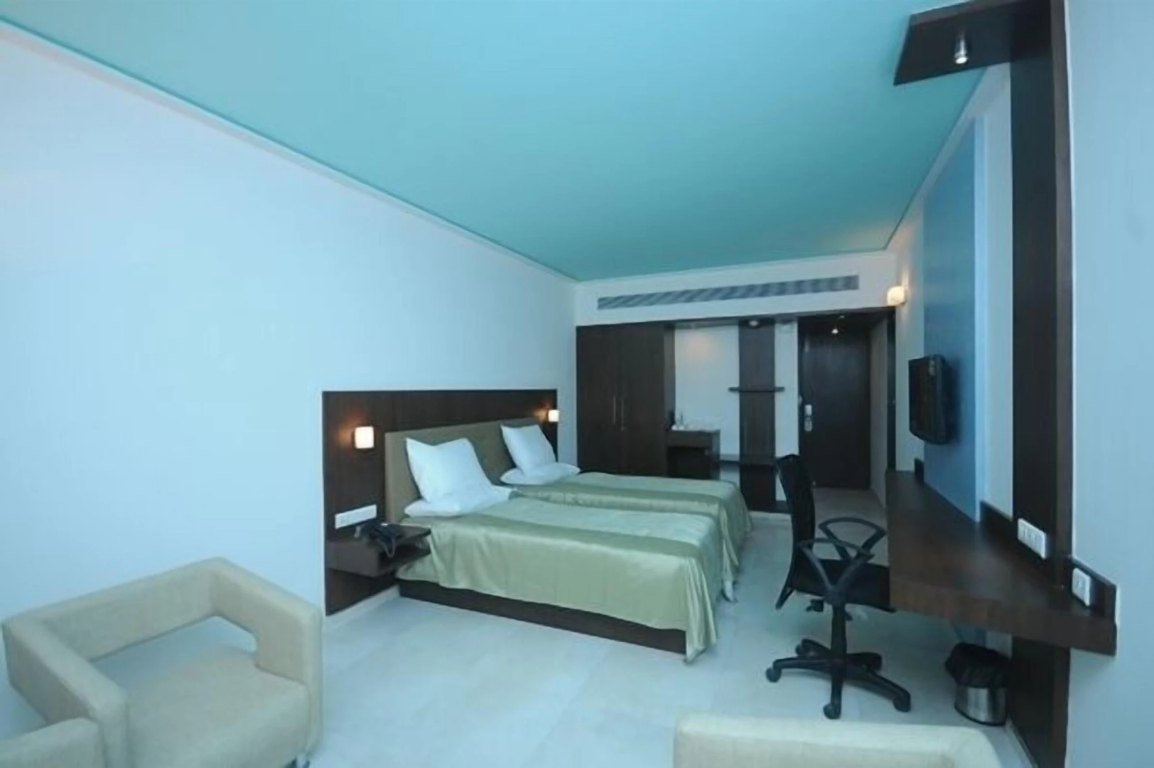 Srinivas Saffron Hotel