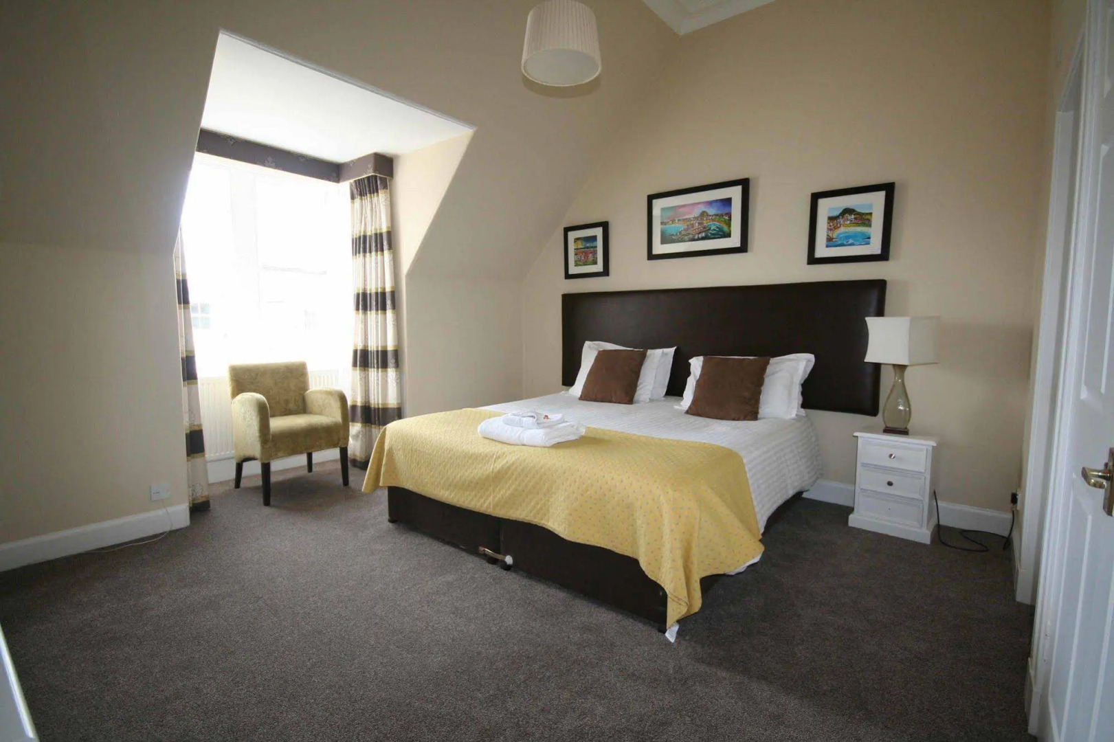 No.12 Hotel & Bistro