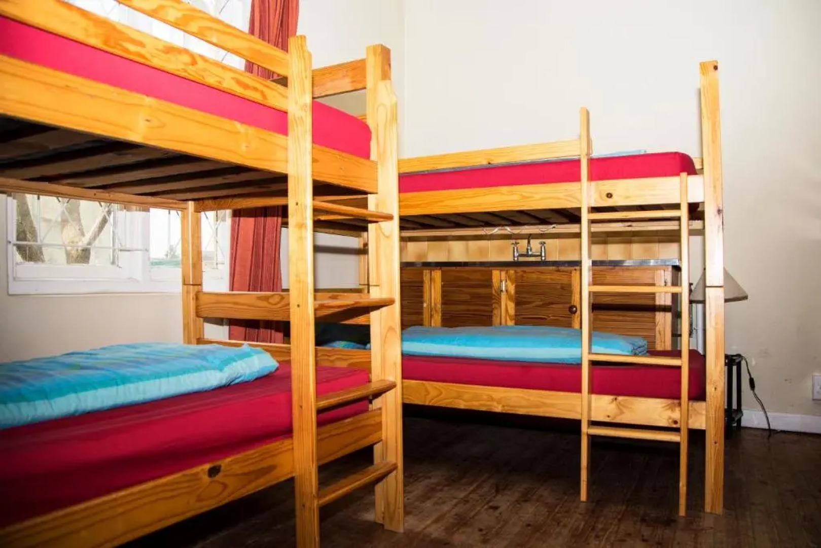 Jikeleza International Backpacker Lodge