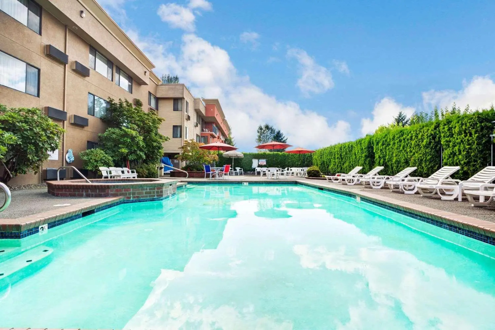 Ramada By Wyndham Tukwila Southcenter