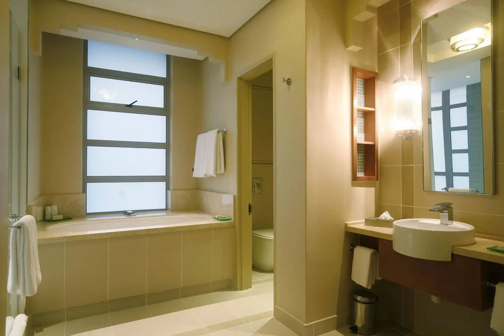 Suncoast Hotel & Towers