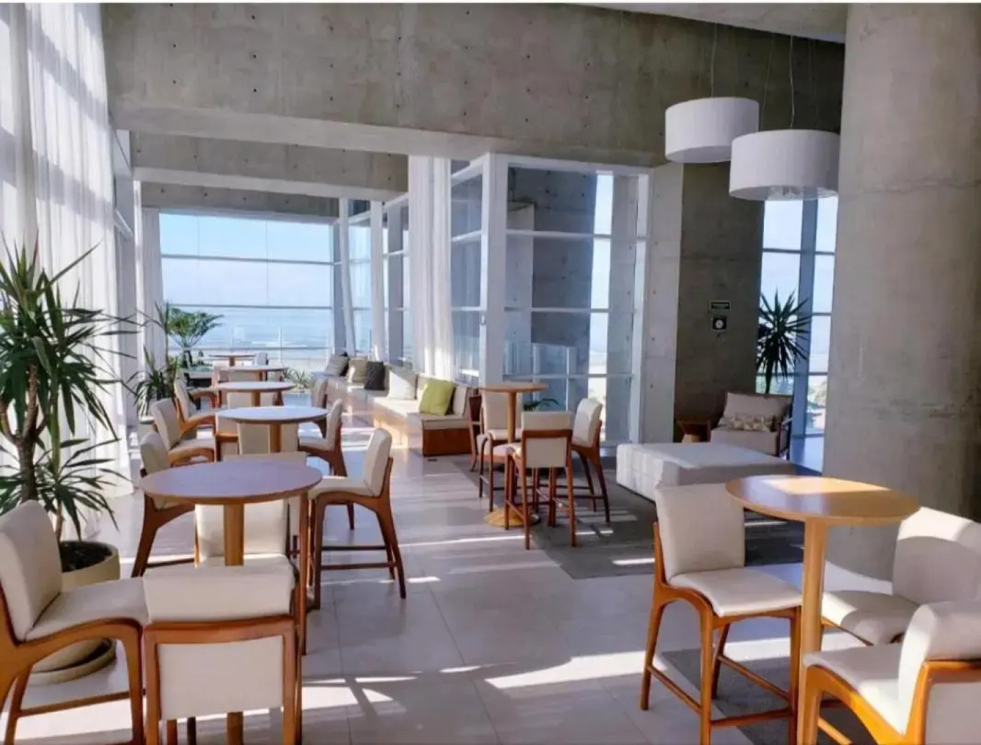 Santos Unlimited 2 Dormitórios, 32o andar com vista Mar!