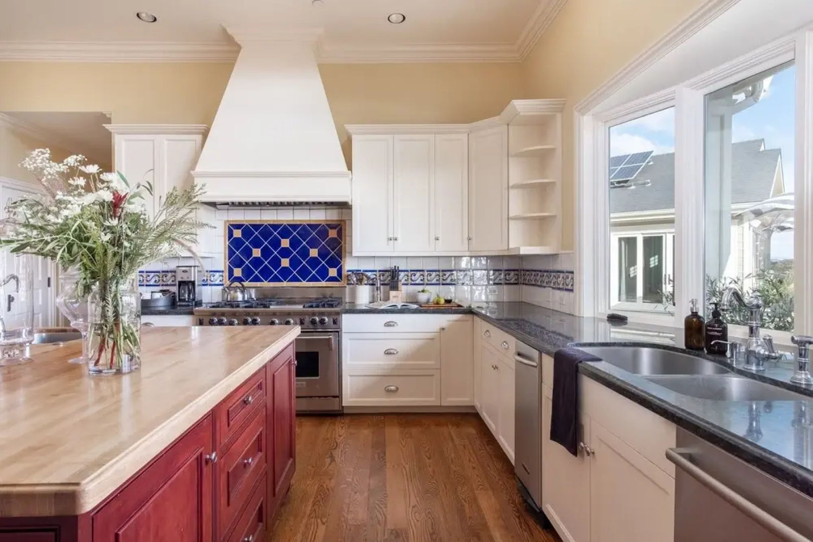 Granada by Avantstay - Secluded Estate w/ Vineyard Views & Pool