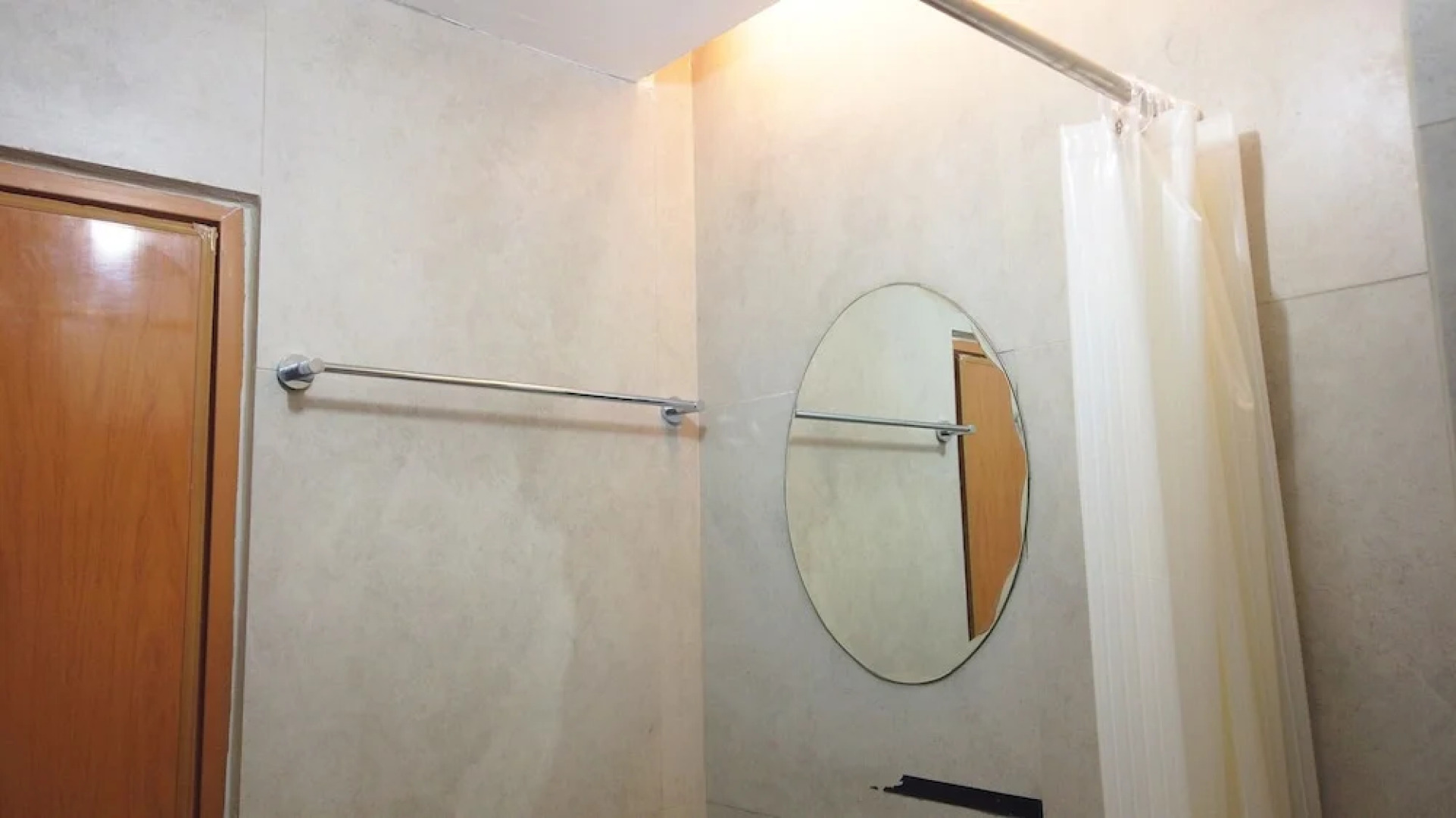 Economic Luxurious Studio Pinewood Apartment Jatinangor near JATOS