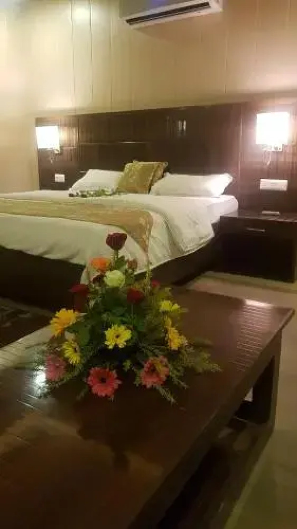 The Maple Leaf Complex