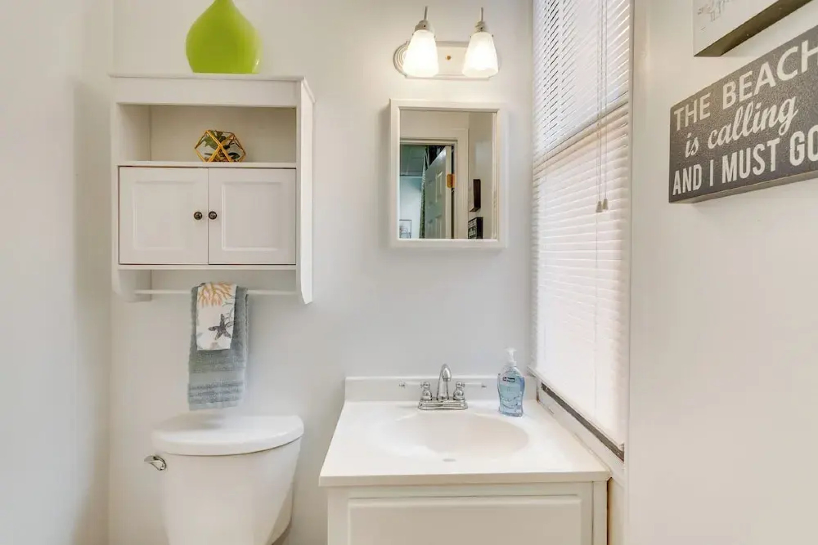 Gulf Breeze Escape w/ Patio + Community Pool!