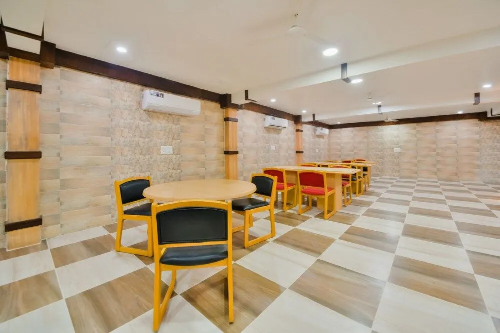 Capital O 39331 Hotel Retaj