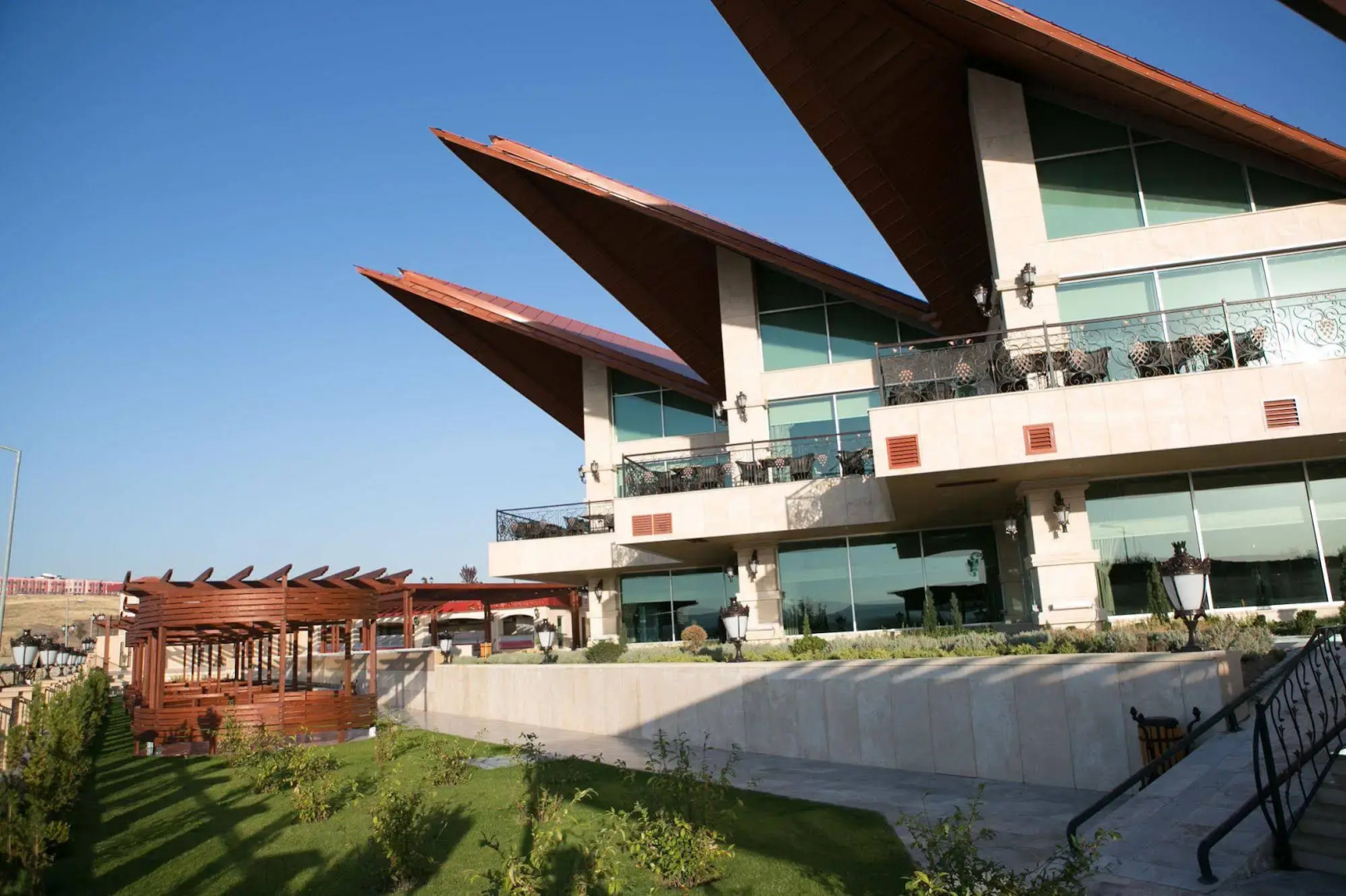 Kronos Hotel
