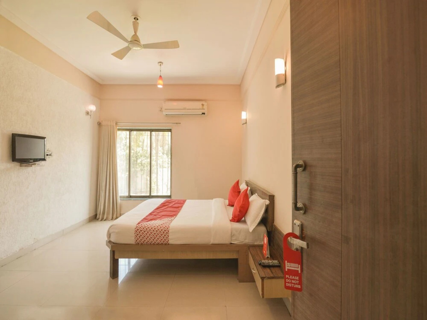 OYO 12204 Hotel Sai Sagar