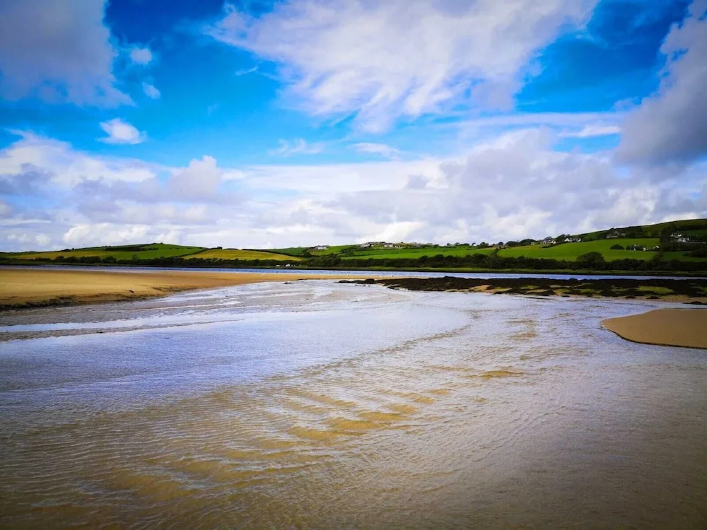 The Snuggly Sheep Shepherd Hut Campview Farm Stay