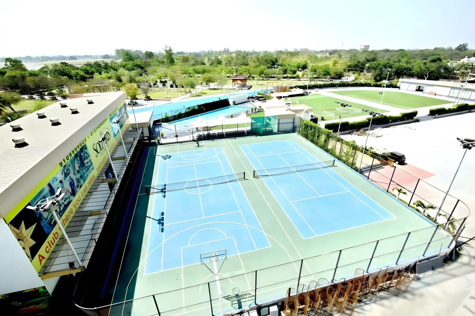 FabHotel Solaris AB Road