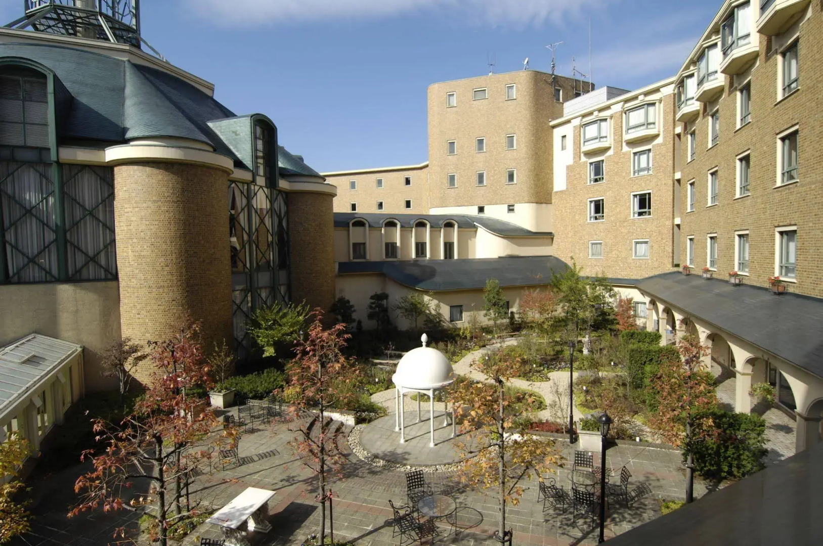 Royal Oak Hotel Spa & Gardens